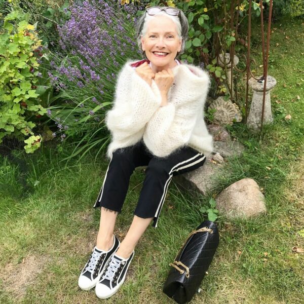 10 пар стильной и удобной обуви для женщины 55-60 лет для лета
